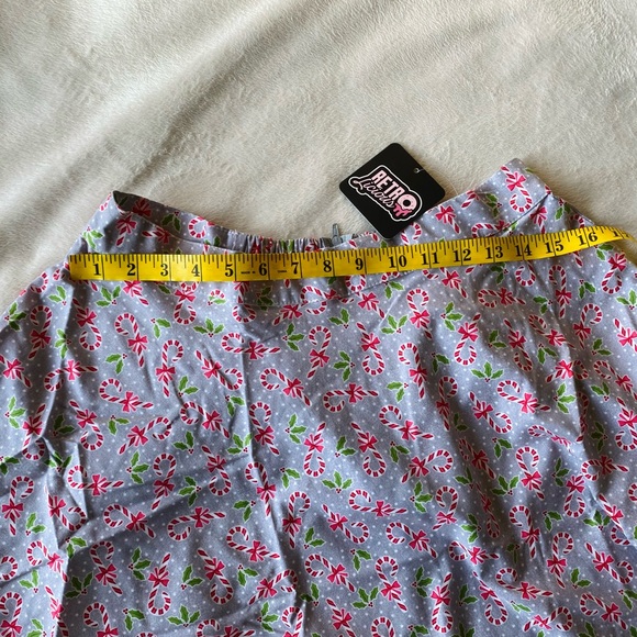 HP🎄 NWT Skirt and Mask (Candy Canes) - Picture 6 of 9
